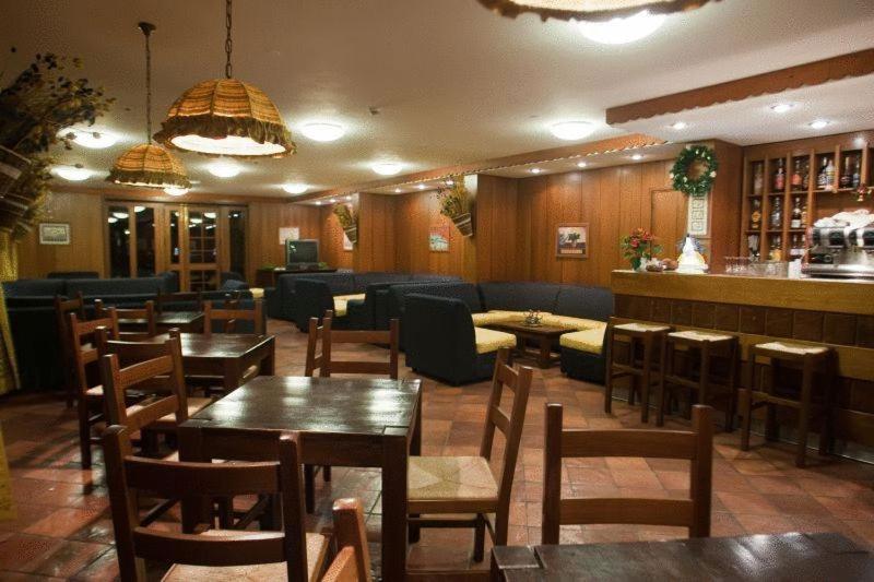 Hotel Ski Club I Cavalieri Rta Colle Sestriere Exterior foto